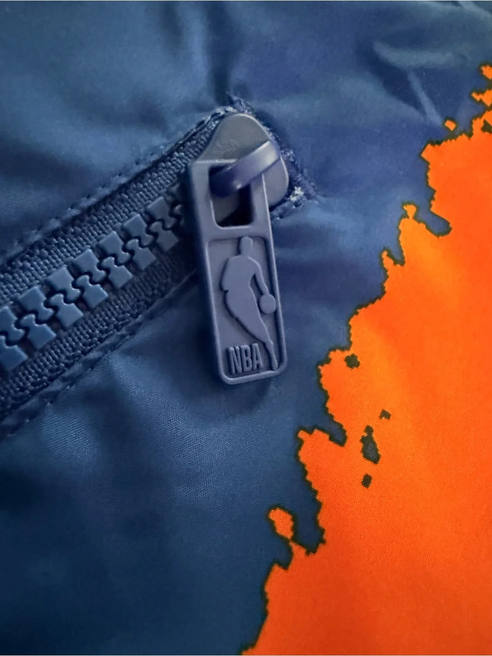 Nike x NBA NYK Men's Hooded Windbreaker with Mesh Liner